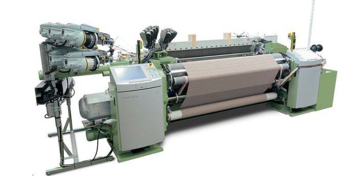 九申拟引进进口多尼尔织机